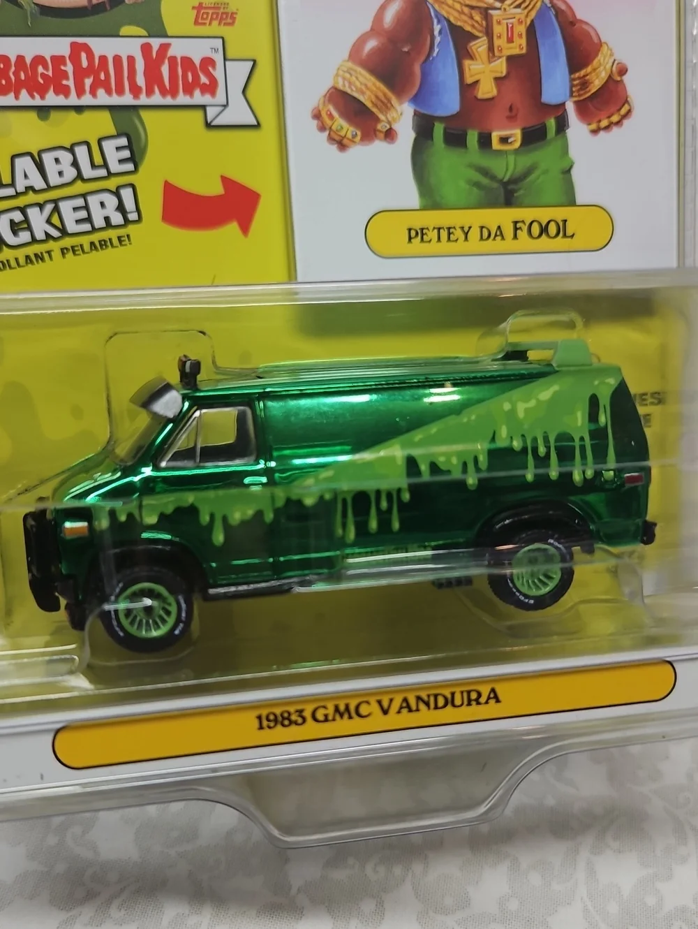 Greenlight 1983 GMC Vandura Garbage Pail Kids Green Chase